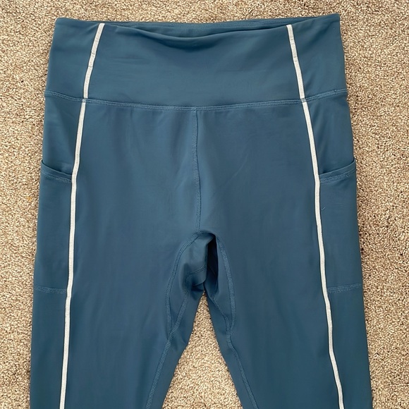 Free People Movement You’re a Peach Pocket Leggings -skyline blue - Picture 4 of 10